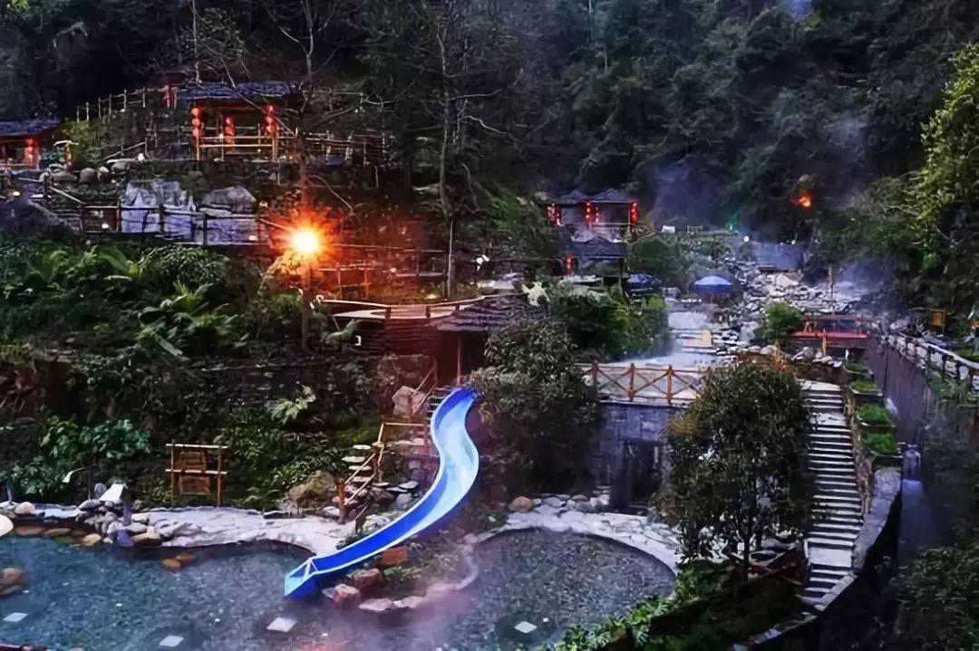 山东菏泽：年夜饭预订火爆，吉祥“龙年菜”受热捧